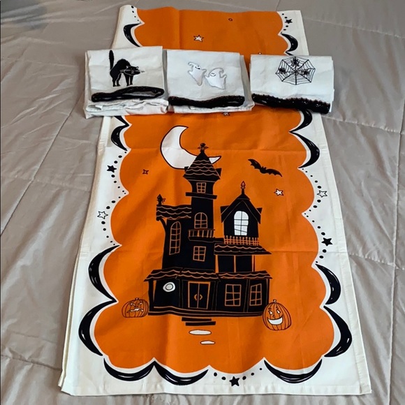 Pottery Barn Kids Holiday Pottery Barn Nwot Halloween Table Runnerlinen Kitchen Towels